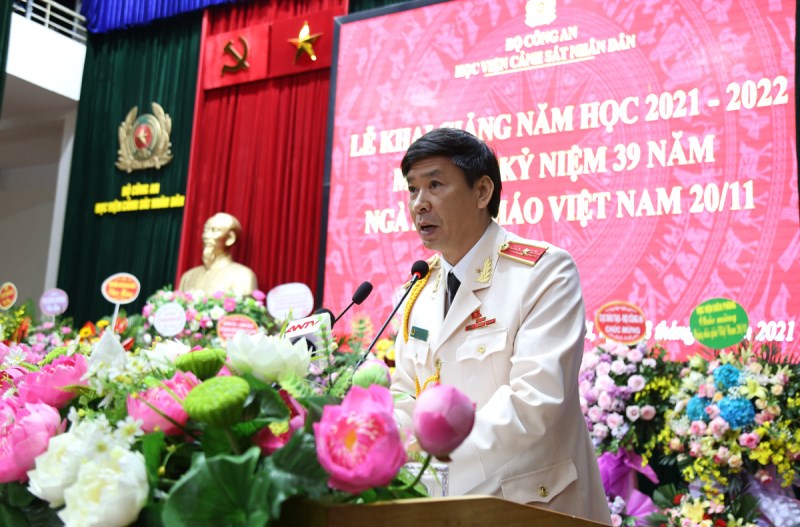 Thiếu tướng, GS. TS Trần Minh Hưởng, Giám đốc Học viện phát biểu tại buổi lễ