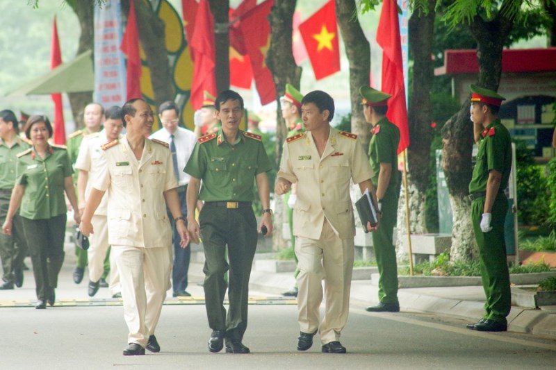 Trung tướng, GS. TS Trần Minh Hưởng, Bí thư Đảng ủy, Giám đốc Học viện dự và chủ trì buổi lễ.